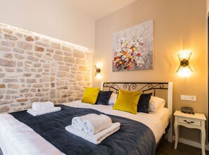 1 bedroom, iron/ironing board, Internet, bed sheets