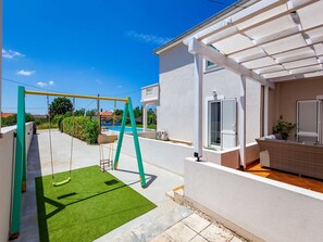 Children’s area - Serene Escape near Zadar  - 2 Bedroom Holiday Home (Visočane)