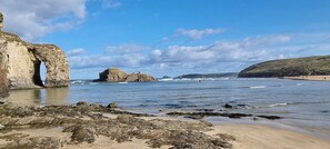 Una spiaggia nelle vicinanze