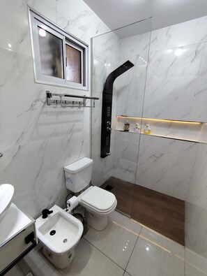 Secador de pelo, bidet