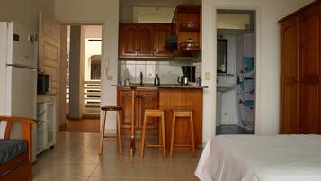 1 chambre, fer et planche à repasser, Wi-Fi, draps fournis