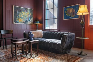 Family Suite, Multiple Beds, Kitchen, Courtyard Area | Desk, laptop workspace, free WiFi