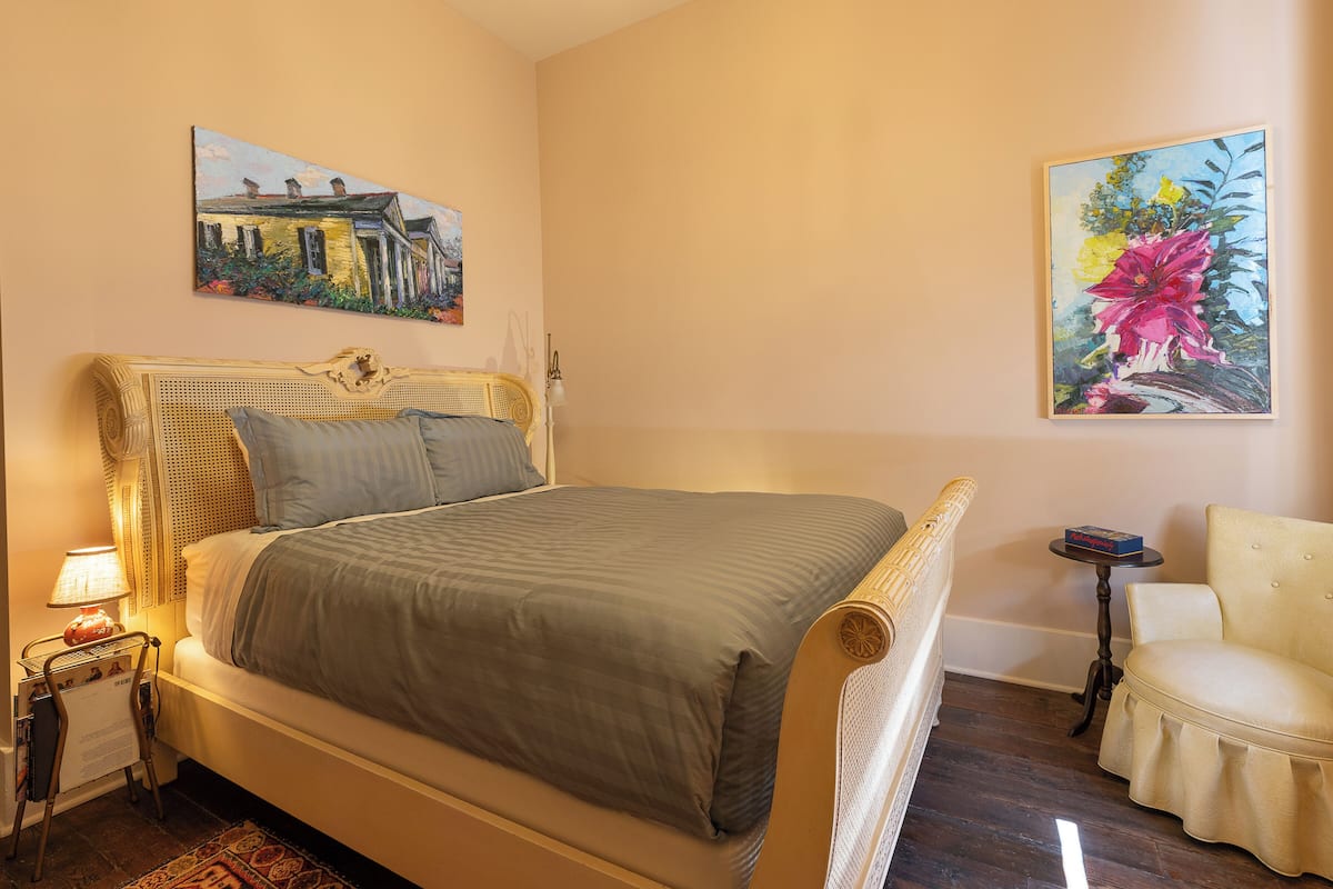 Standard Studio, 1 Queen Bed | Free WiFi