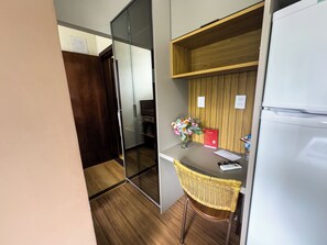 Standard Studio | Desk, laptop workspace, iron/ironing board, free WiFi - Hotel Bandeirantes (Ouro Preto)
