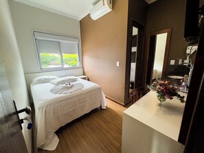 Standard Double Room | Desk, laptop workspace, iron/ironing board, free WiFi - Hotel Bandeirantes (Ouro Preto)