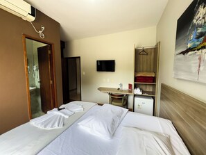 Standard Double Room | Desk, laptop workspace, iron/ironing board, free WiFi - Hotel Bandeirantes (Ouro Preto)