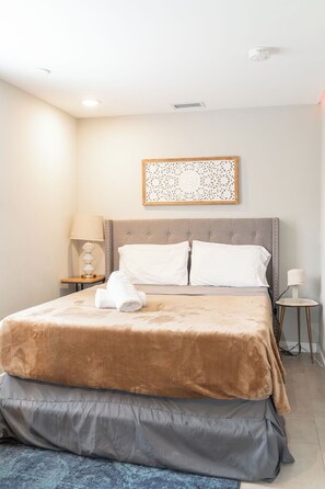 2 bedrooms, iron/ironing board, WiFi, bed sheets