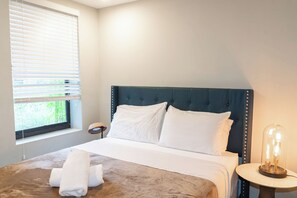 2 chambres, fer et planche à repasser, Wi-Fi, draps fournis