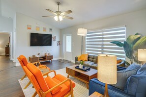 TV - 7 Mi to River District: Cape Coral Home w/ Lanai (Cape Coral)