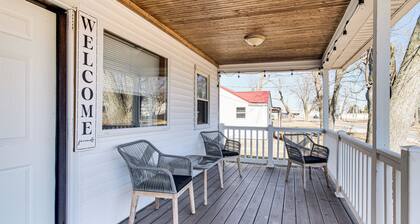 Mins to Local Attractions: Pet Friendly w/ Yard!