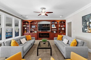 House (5 Bedrooms) | Interior - Luxury Lakefront Stay Private Dock, Indoor/outdoor Pool The Retreat (Denver)