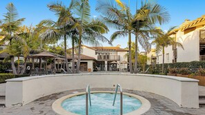 Interior - Walk to Beach Pool, Hot Tub, Private Patio, Parking Seabreeze Retreat (Dana Point)