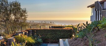 해변까지 도보 거리, 수영장, 온수 욕조, 프라이빗 파티오, 주차장, 시브리즈 리트리트