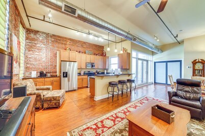 Downtown Louisville Escape: Perfect for Events!