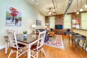 Dining - Downtown Louisville Escape: Perfect for Events! (Louisville)