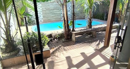 House with pool, gourmet space