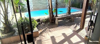 House with pool, gourmet space