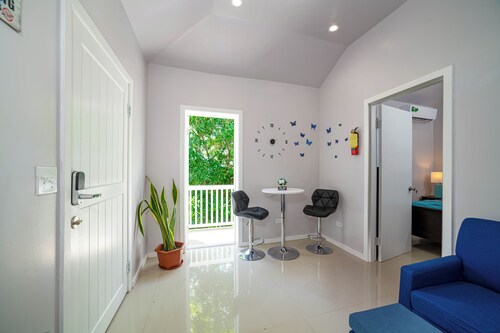 Elegant 1-bedroom apartment with AC and WiFi in Pleasant Buckleys