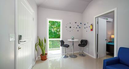 Elegant 1-bedroom apartment with AC and WiFi in Pleasant Buckleys