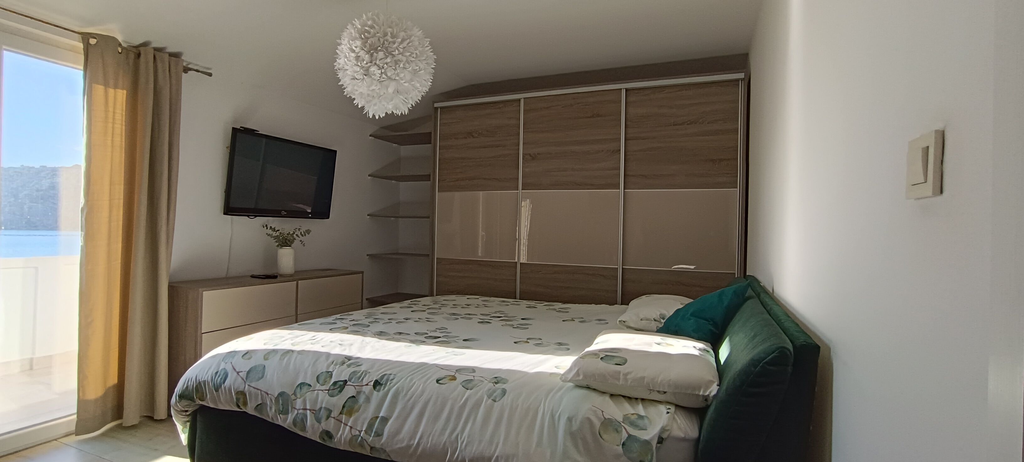 3 habitaciones y caja de seguridad en la habitación 