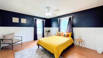 4 bedrooms, iron/ironing board, free WiFi, bed sheets