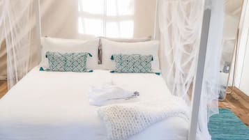 Tent - 4, Queen Bed, Garden View | เตารีด/โต๊ะรีดผ้า