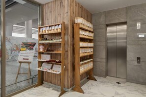 Gift shop - Ramada Encore By Wyndham Lucknow Airport (Lucknow)