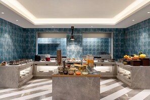 Daily buffet breakfast (INR 650 per person)