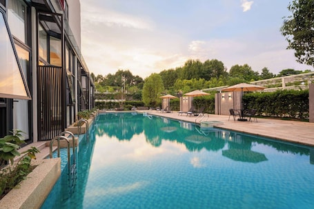 Pool. Ramada Encore By Wyndham Qingyuan Liannan