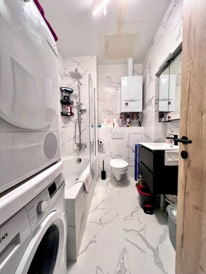 Bathroom - Midi Station - 6 pers comfort (Brussels)