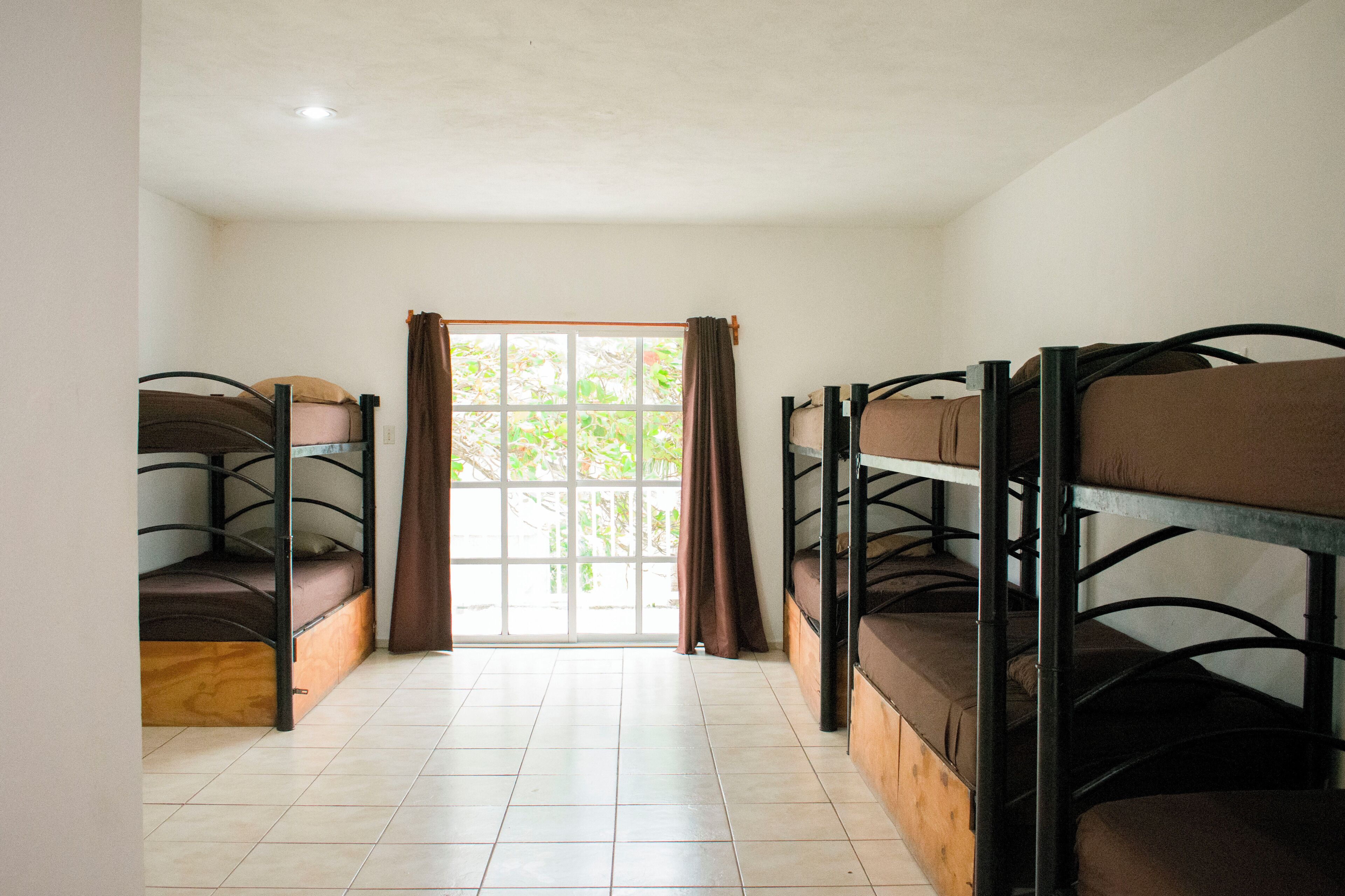 Basic Shared Dormitory | Free WiFi