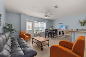 Smart TV - Seaside Cottage 107 just a 5 minute walk to the beach! (South Padre Island)