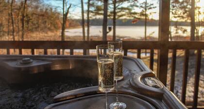 Lakeside Log Cabin + Hot Tub
