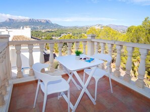 Ferienhaus, 4 Schlafzimmer, Terrasse | Speisen im Freien