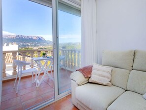 Maison, 4 chambres, terrasse | Coin séjour