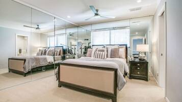 5 bedrooms, desk, iron/ironing board, travel crib