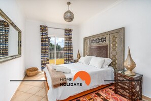 3 dormitorios, tabla de planchar con plancha, wifi gratis y ropa de cama