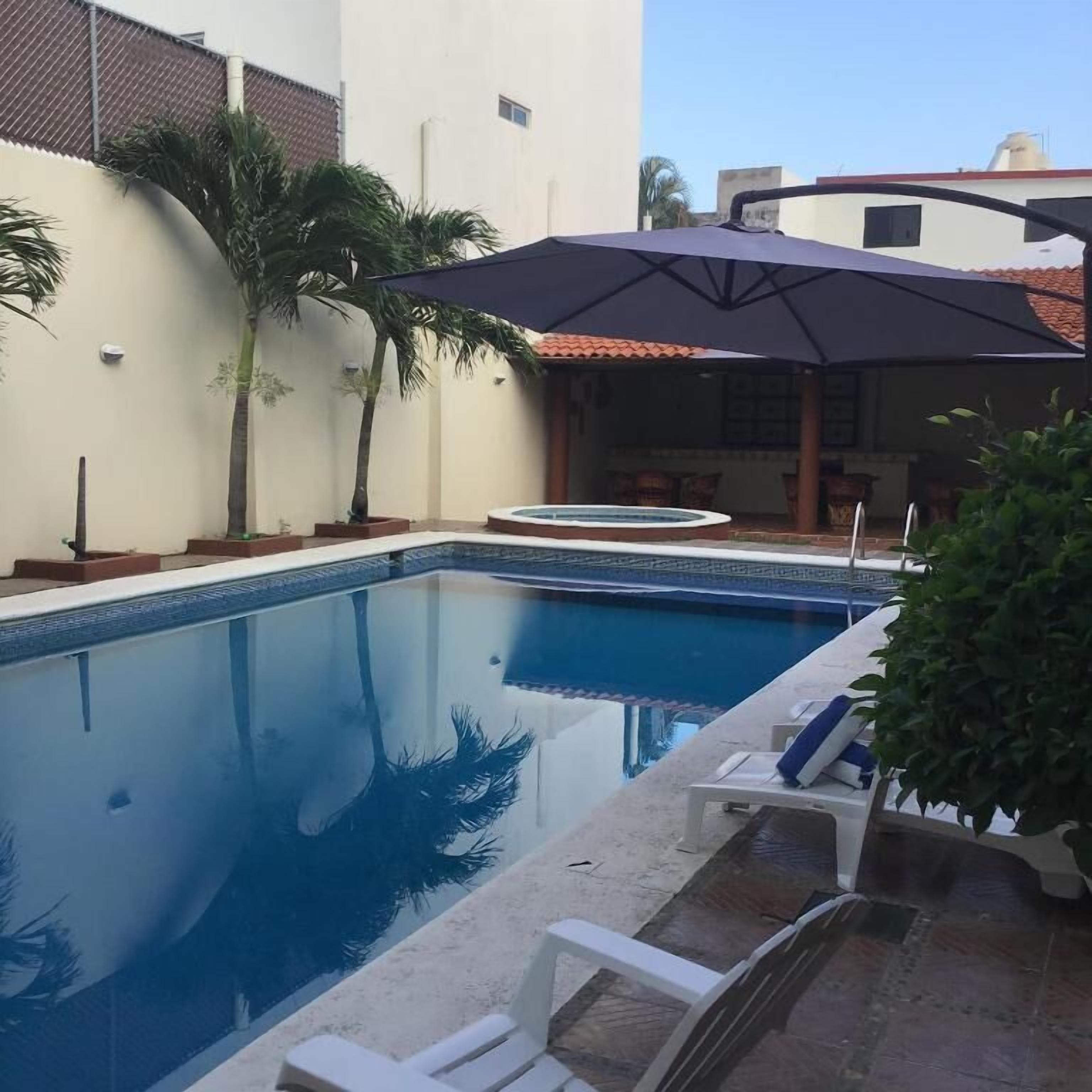 Kolam renang outdoor