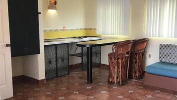 Quarto família, vista para a piscina