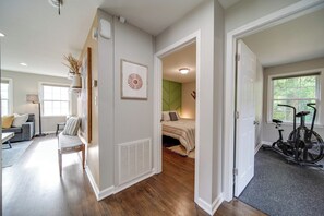 2 makuuhuonetta, silitysrauta/-lauta, vauvan matkasänky, Wi-Fi