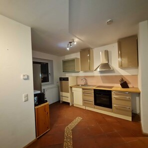 Private kitchen - Billiards and Swedish stove - the apartment for up to 11 people in a quiet location. (Ottnang am Hausruck)