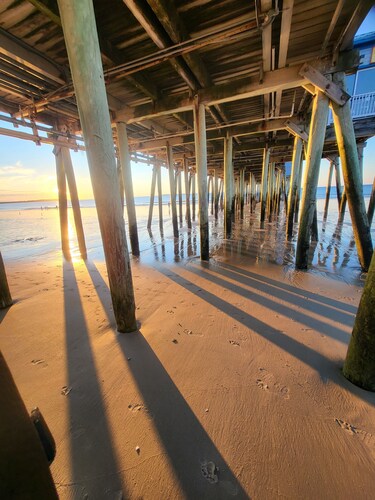 Sweet, two-bedroom, one-bathroom condo,  two short blocks from the beach!