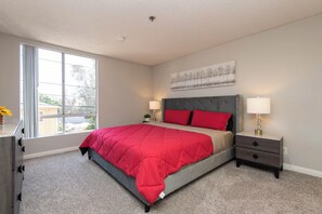 2 室のベッドルーム、アイロン / アイロン台、WiFi、ベッドシーツ