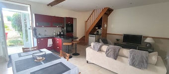 Self-catering cottage, air-conditioned, between the Loire Valley and Châteaux