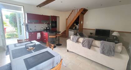 Self-catering cottage, air-conditioned, between the Loire Valley and Châteaux