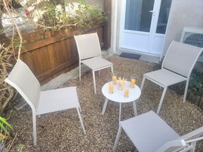 Terrace/patio - Self-catering cottage, air-conditioned, between the Loire Valley and Châteaux (Blois)