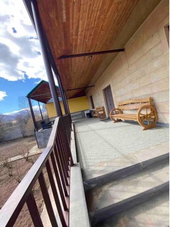 Terrace/patio - Gyulagarak Stepanavan near Dendropark (Gyulagarak)