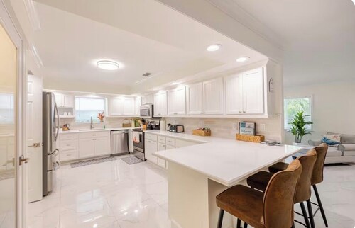 5- bedroom house in brilliant Naples with AC, WiFi