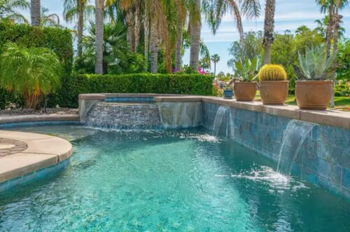 Two Resort Style Homes Steps from Each Other, 6 Bedrooms, Pool, Hot Tub, Misters