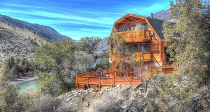 Premier Home 4 Bedroom 2 Bathroom on Yellowstone River 10 min to Park Entrance